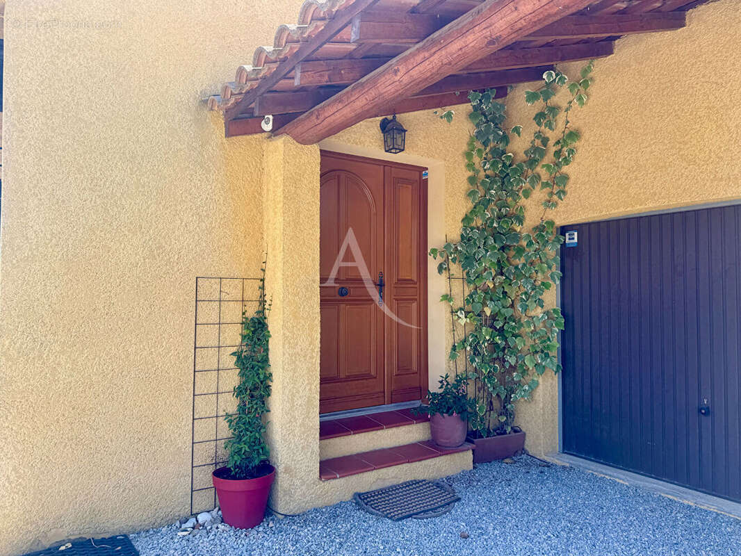 Superbe villa de plain-pied, au calme, piscine ,proche commodités - photo 15