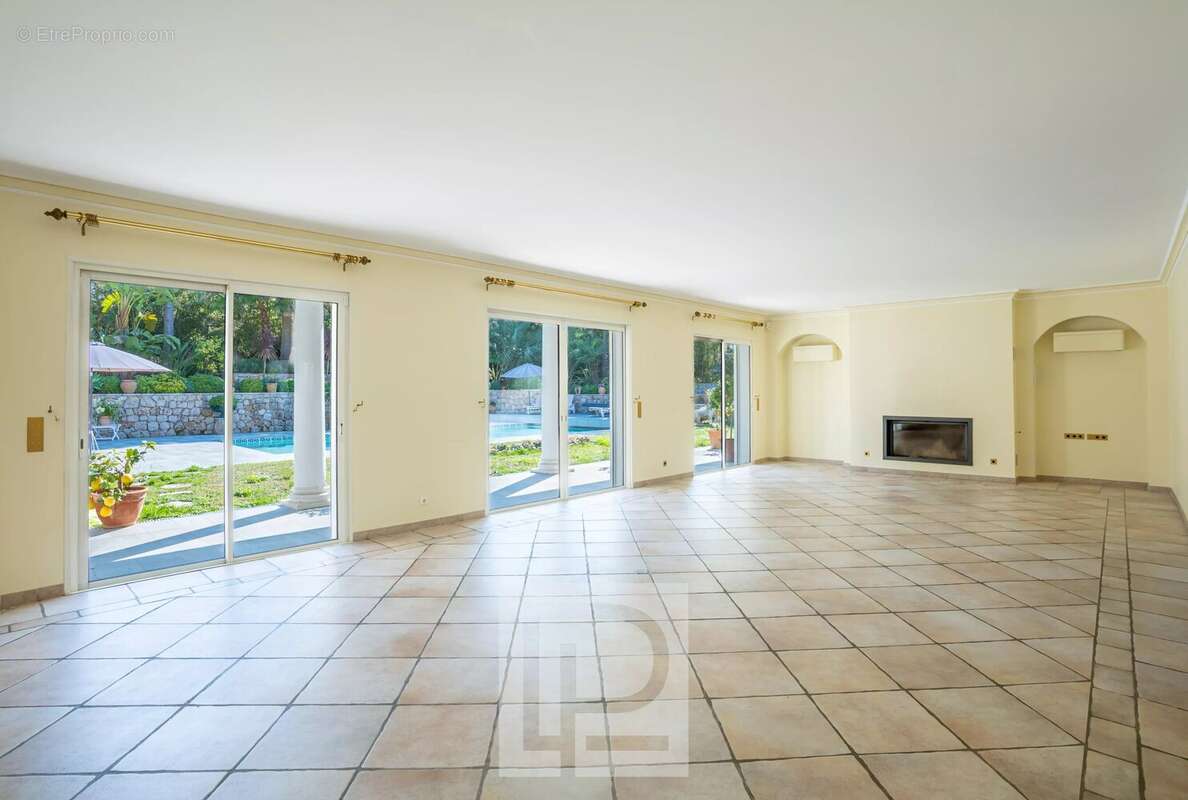 Maison à MOUGINS