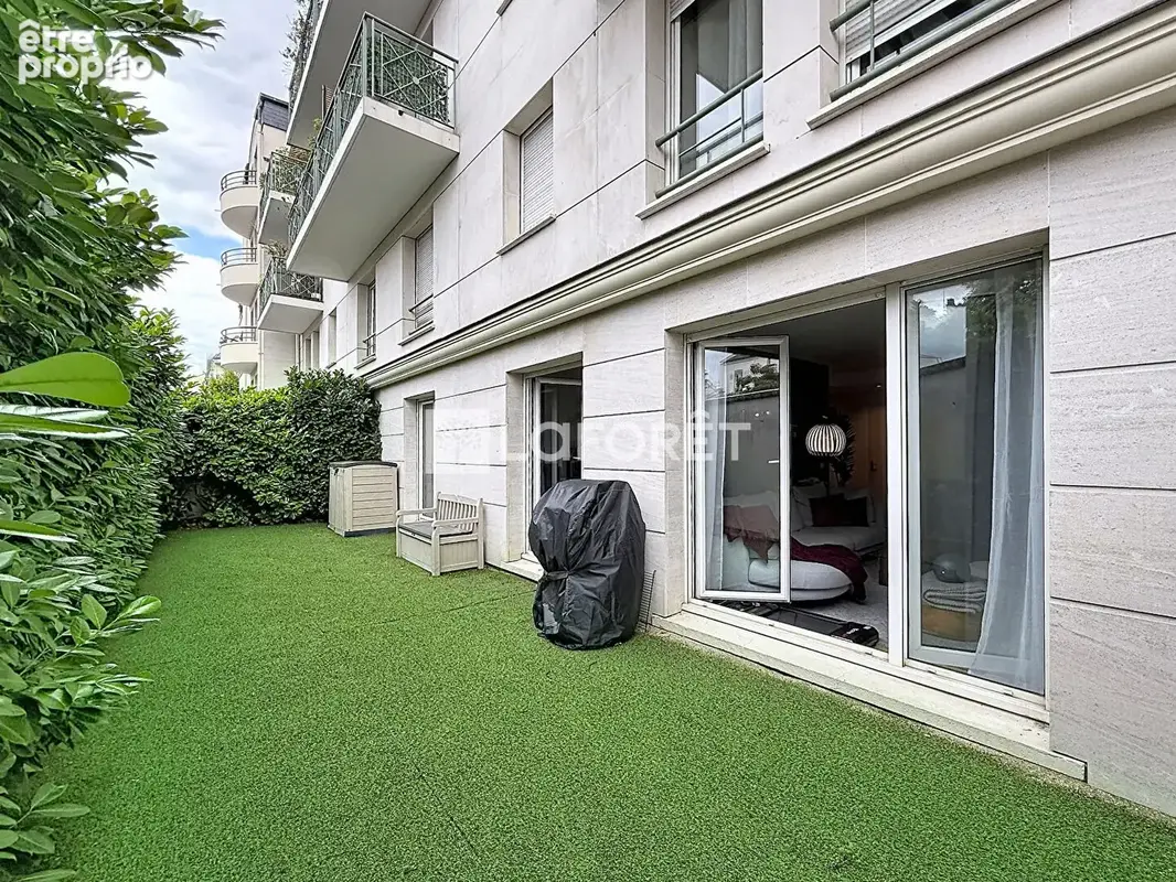 Appartement à LA GARENNE-COLOMBES