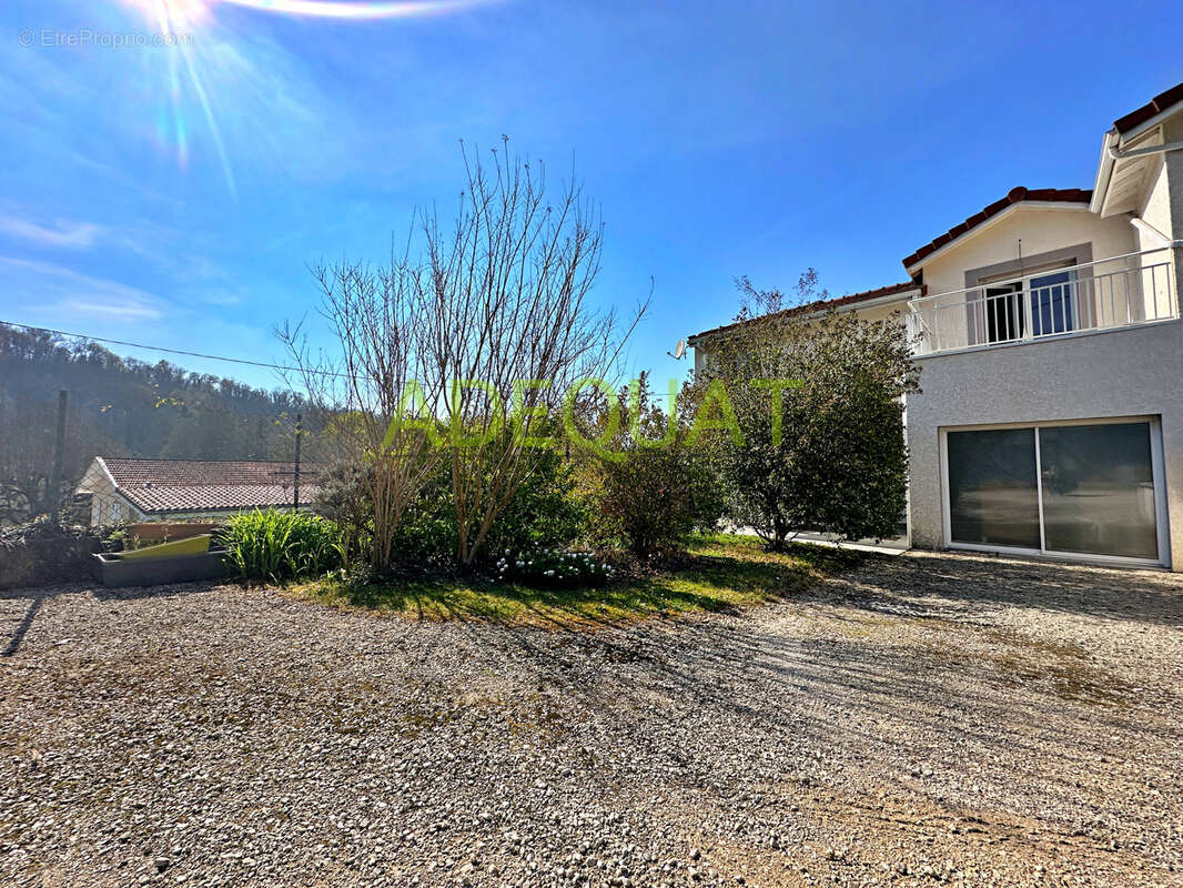 Maison à BOURGOIN-JALLIEU