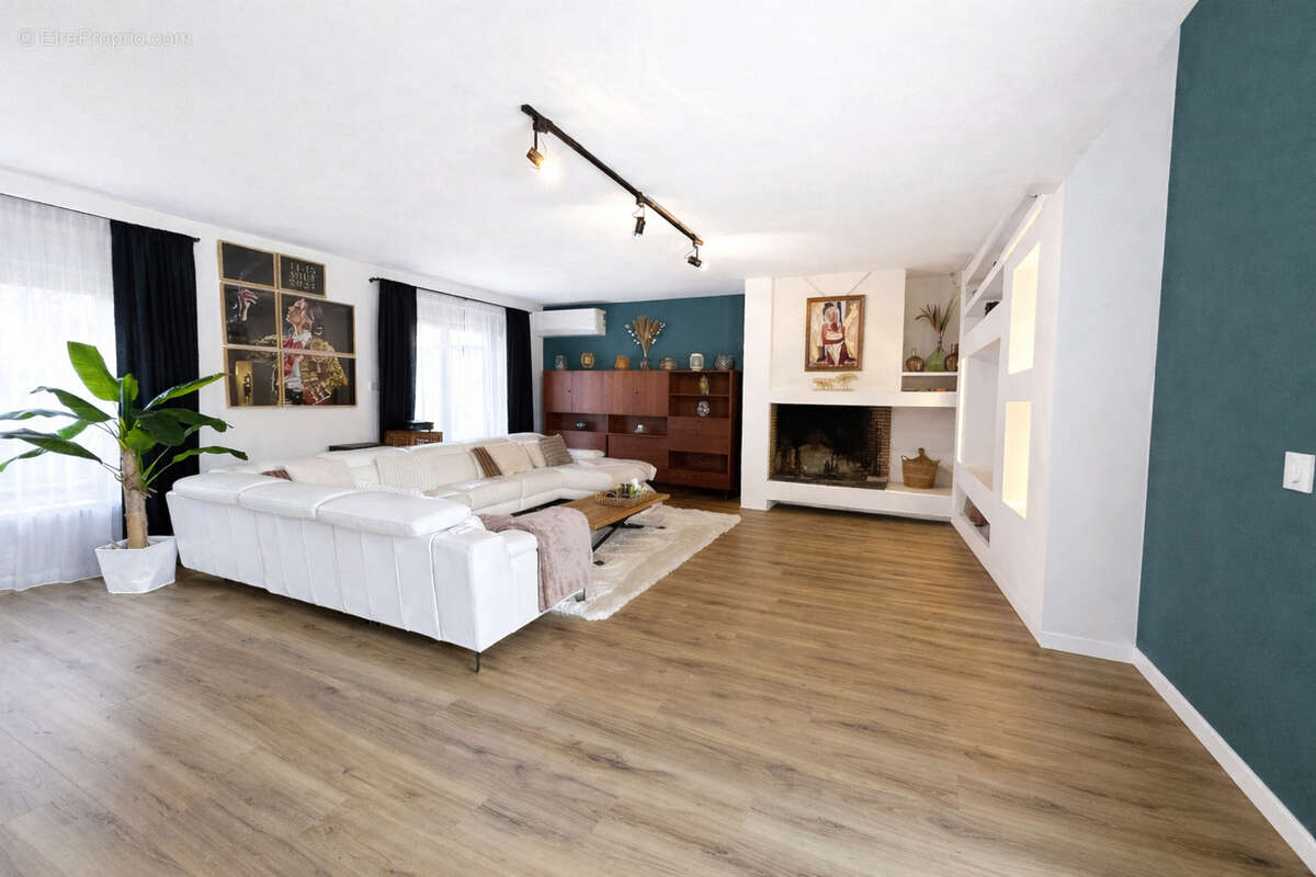 Maison à LEZIGNAN-CORBIERES