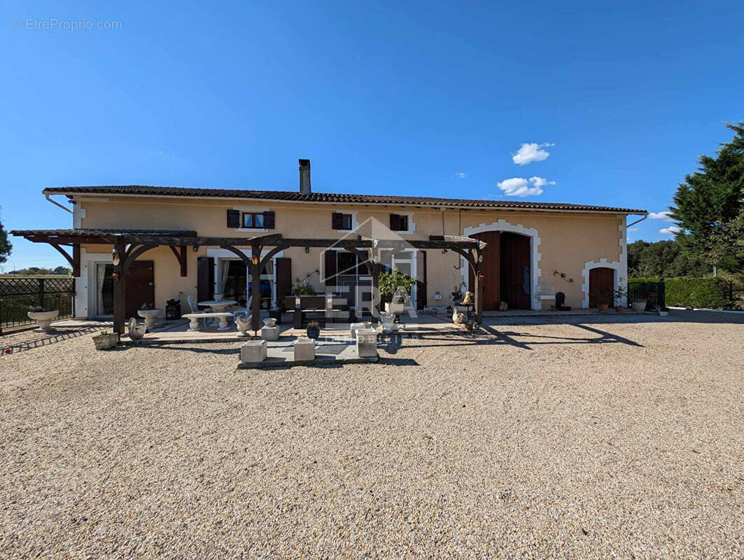 Maison à SAINT-MICHEL-DE-DOUBLE