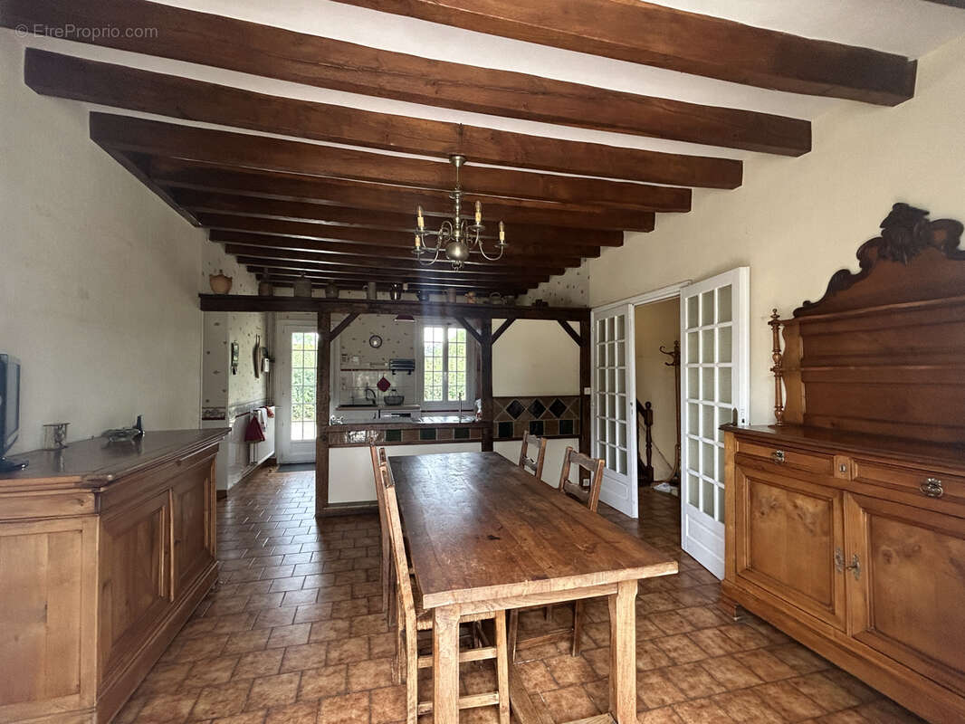Propriété de 7473 m2 située au calme : maison avec dépendance et étang - photo 7