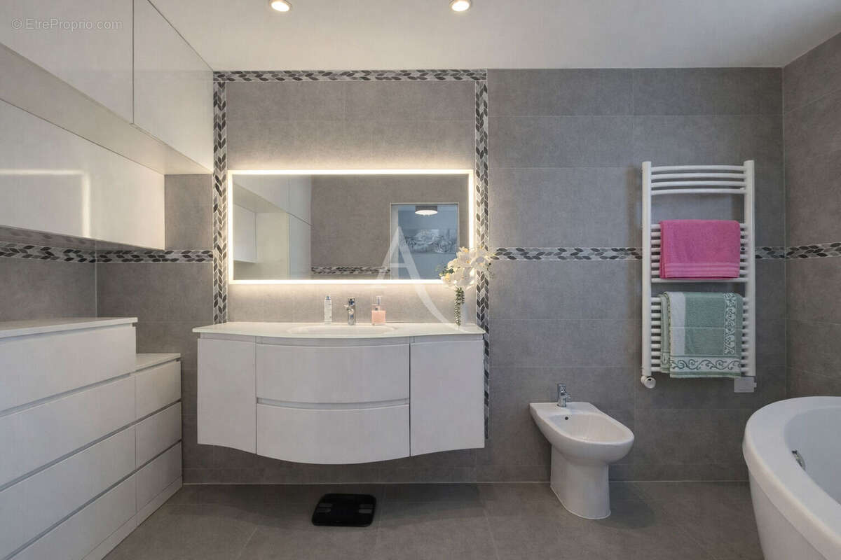 Propriété d'exception avec vue canal de 272 m² habitables sur terrain de 869 m² - photo 12