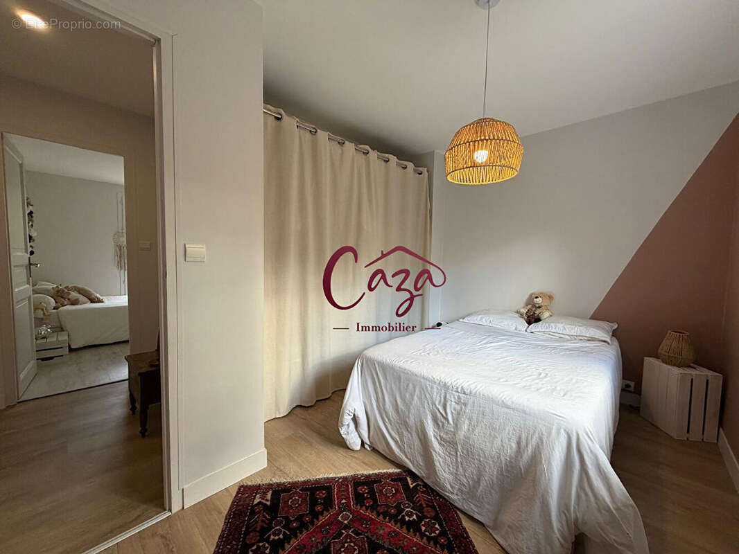 Maison à FARGUES-SAINT-HILAIRE