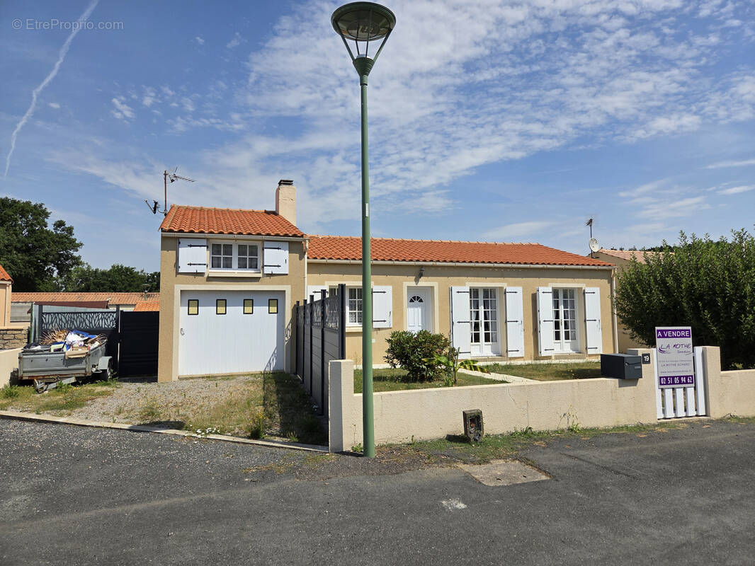 Maison à SAINT-JULIEN-DES-LANDES