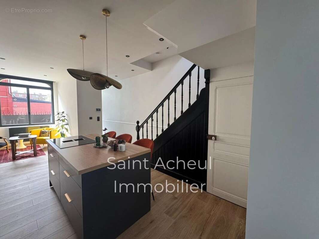 Quartier Saint Acheul / Maison avec Jardin en Retrait de Rue - photo 2