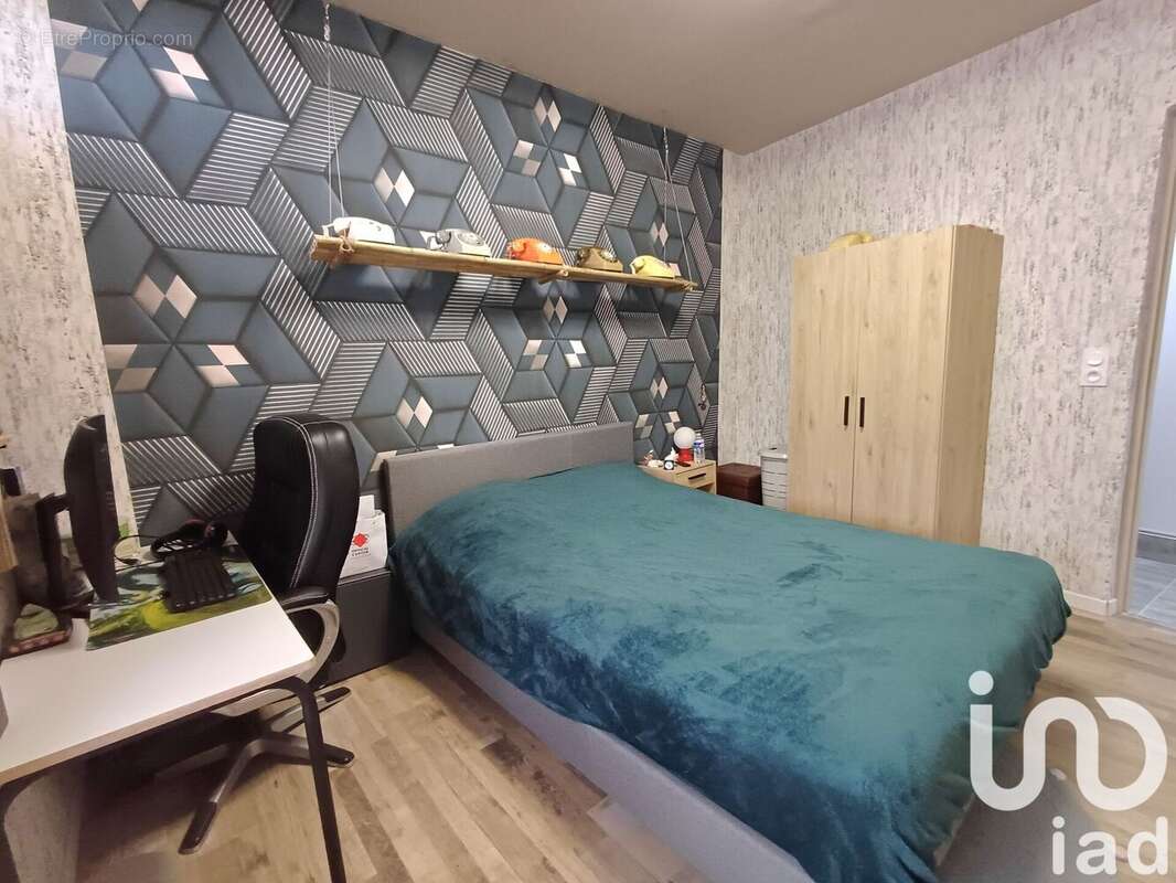 Maison 100 m² à Saint-Maurice-Aux-Riches-Hommes  - photo 9