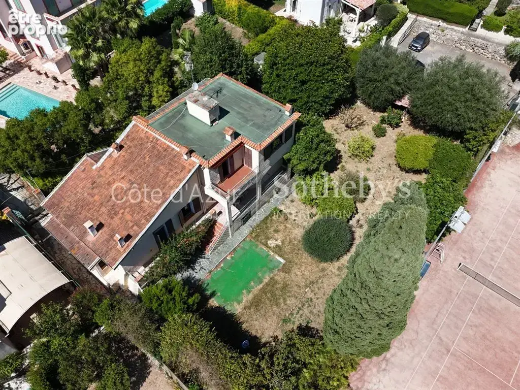 Villefranche-sur-Mer, villa à rénover dans un environnement résidentiel recherché - photo 3