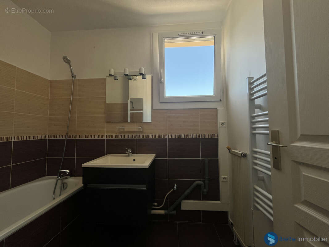 Toulon ouest - appartement t2 residence securisee - balcon - photo 8