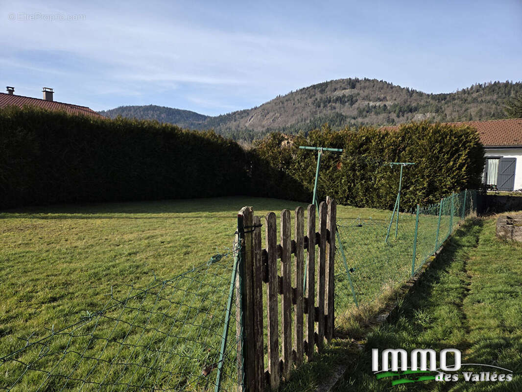 Terrain à SAINT-AME