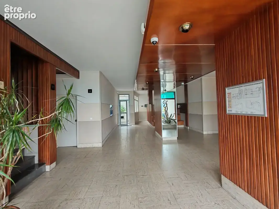 T1Bis 29m² - Boulevard des Pyrénées - photo 3