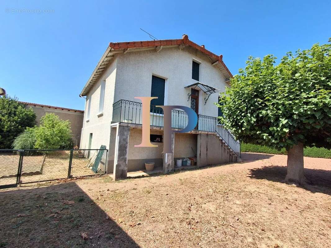 Maison a renover - photo 2