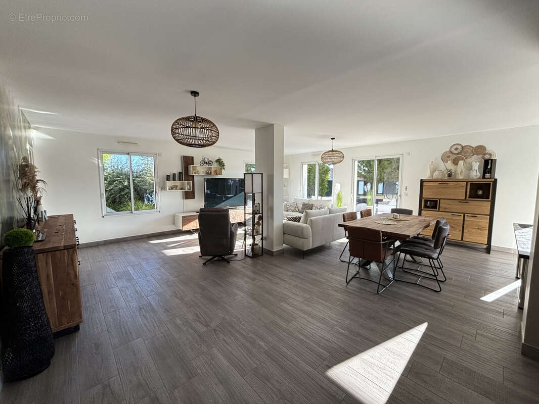 Maison à CRECY-LA-CHAPELLE