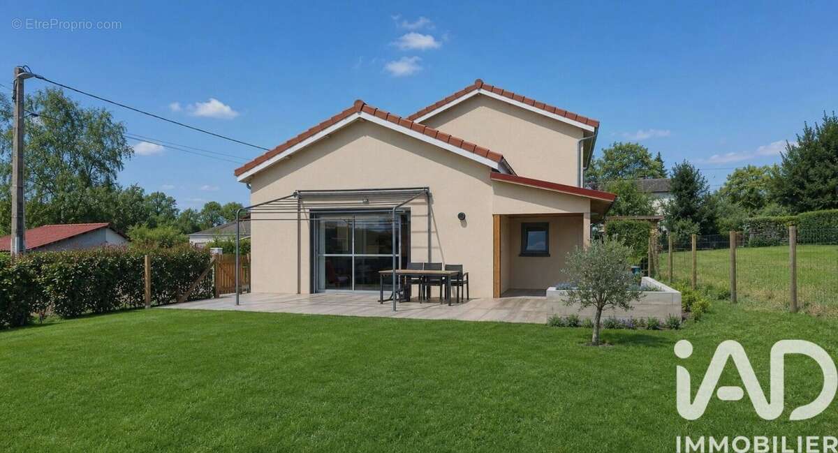 Maison 138 m² à Bongheat  - photo 2