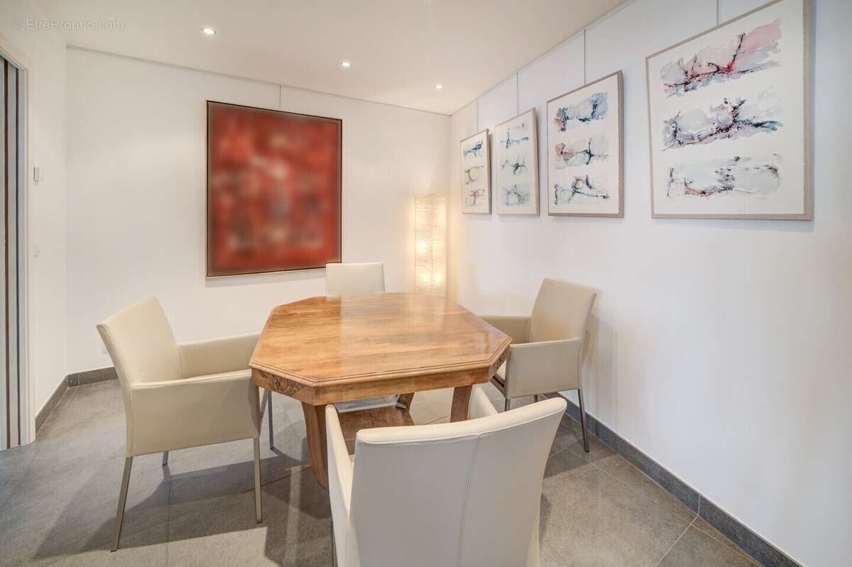 Maison à PERON