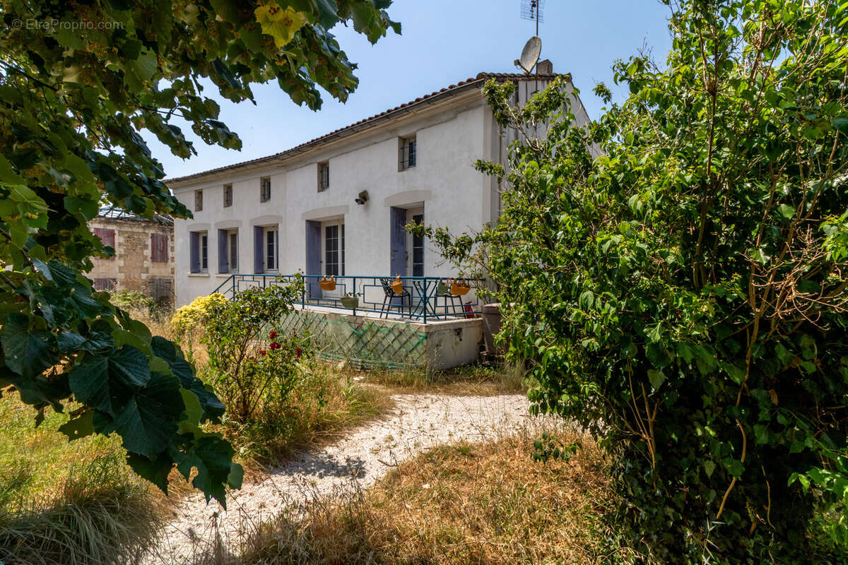 Maison 5 chambres, jardin, cave, parking - photo 2