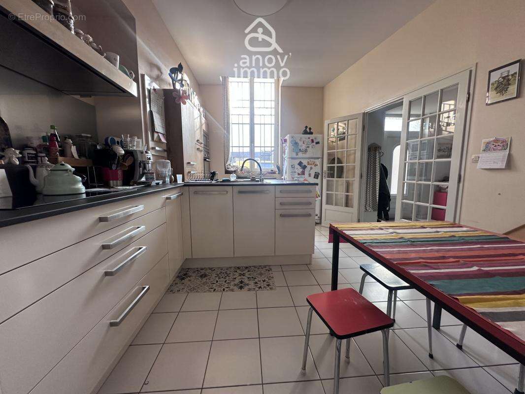 Maison de caractère 260 m2, 5 chambres, garage et terrasse - photo 4