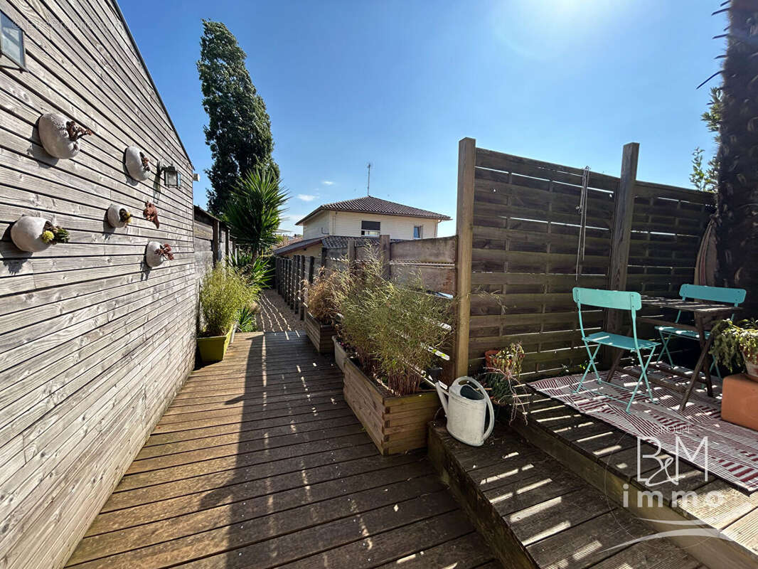 Appartement à TOSSE