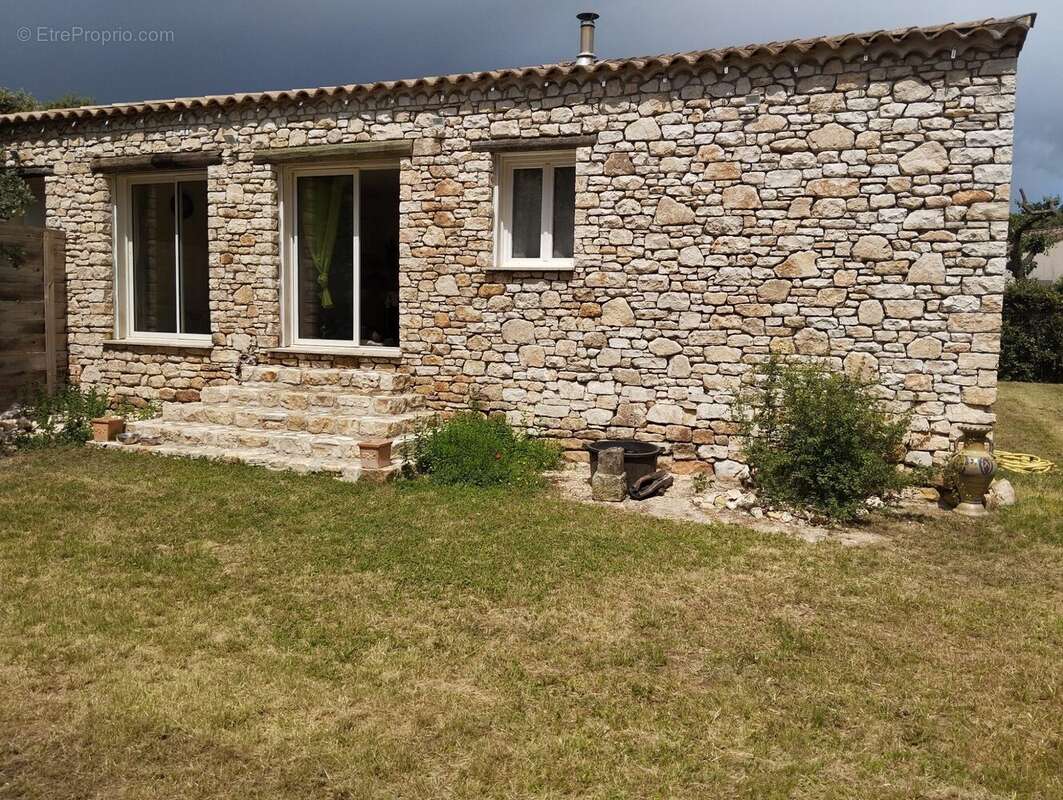 Maison à MONTCLUS
