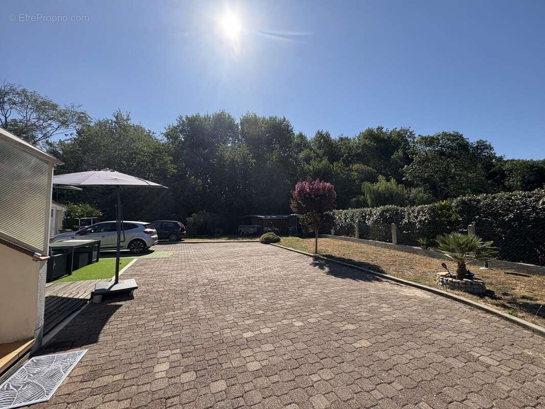 Maison 135 m² à Jullouville  - photo 2