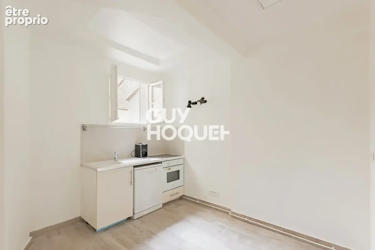 Appartement Rue des Cloys-  3 pièces - 39 m2 - photo 2