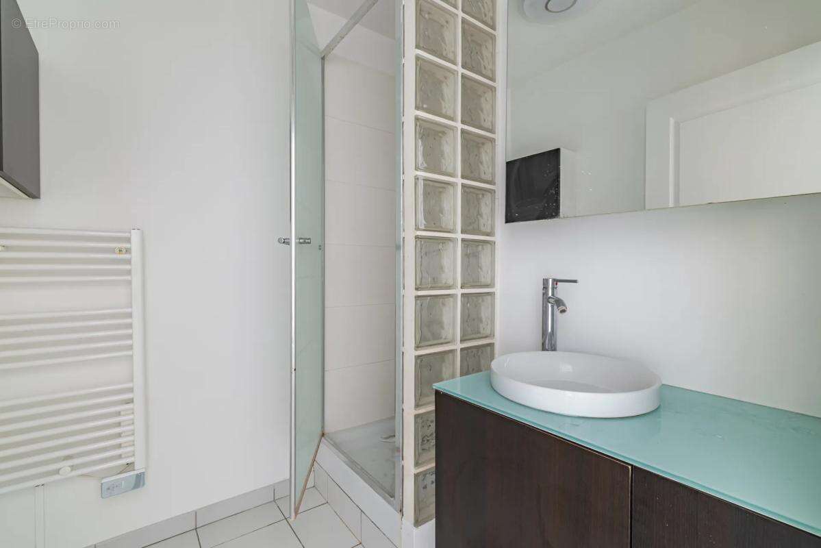 Bel appartement 4 pièces avec jardin, cave et parking - photo 11