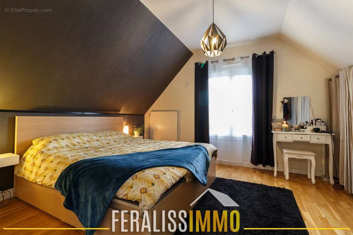 Maison à JOUY-LE-MOUTIER