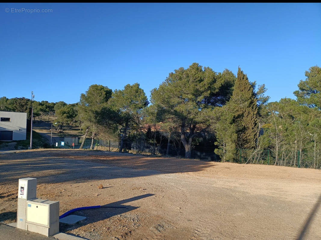 Terrain à LEZIGNAN-CORBIERES