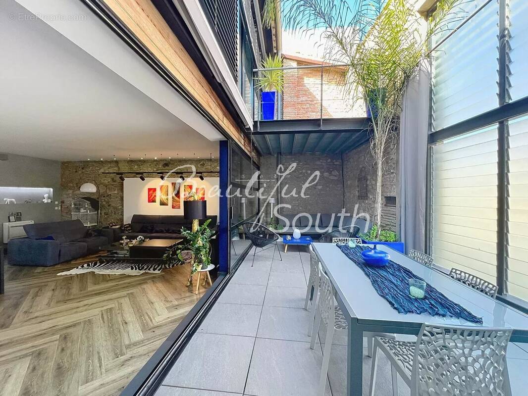 Maison à SAINT-LAURENT-DE-LA-SALANQUE