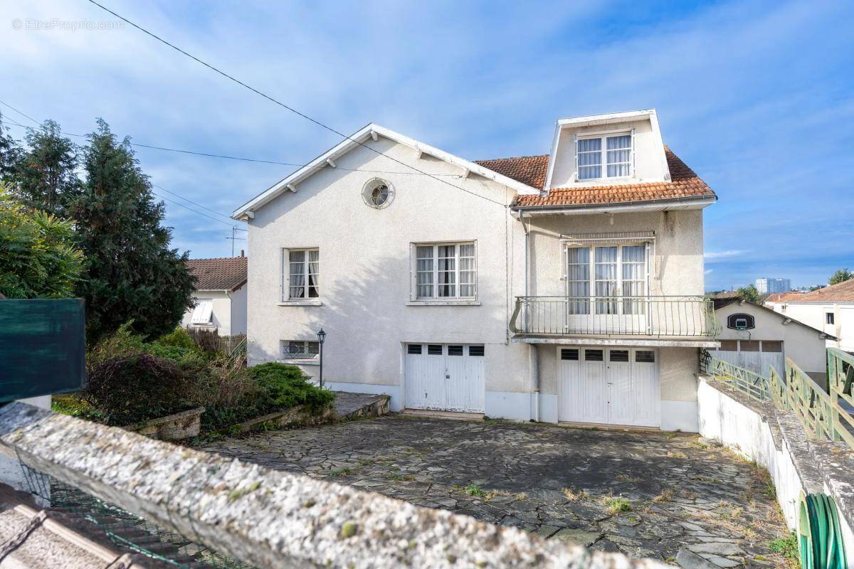 Maison à POITIERS