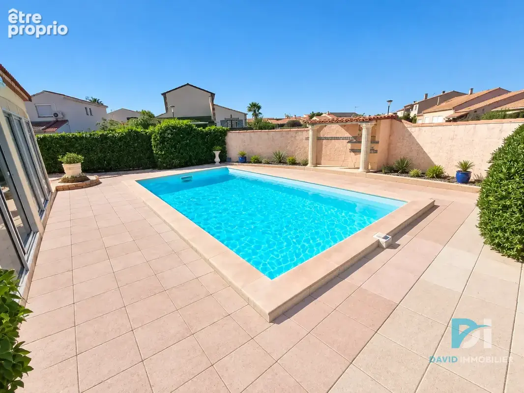 VIAS   Villa familiale avec piscine chauffée dans un environnement calme - photo 1