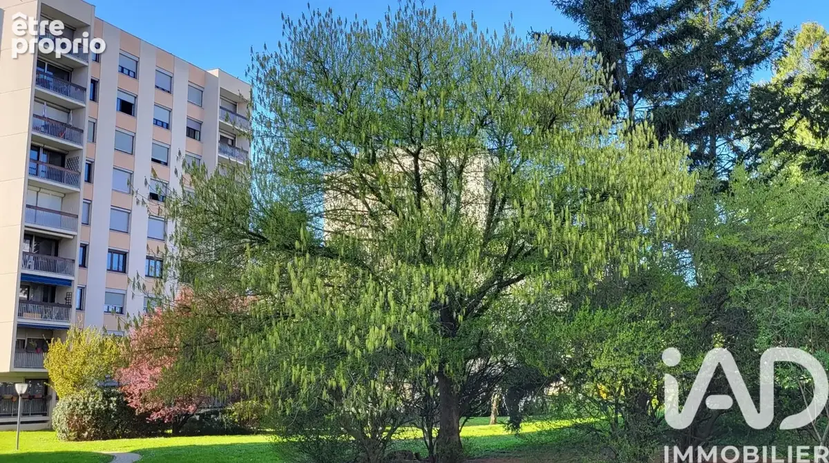 Photo 1 - Appartement à SAINT-GENIS-LAVAL