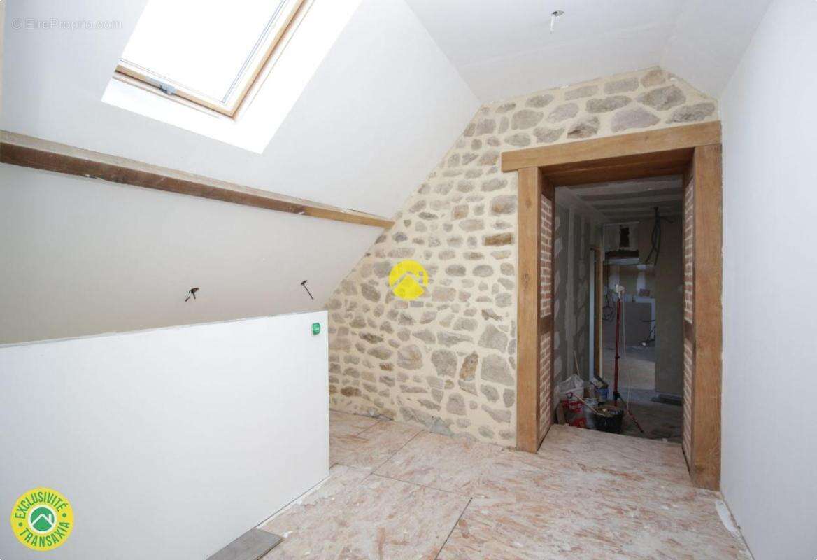 Maison à NERIS-LES-BAINS