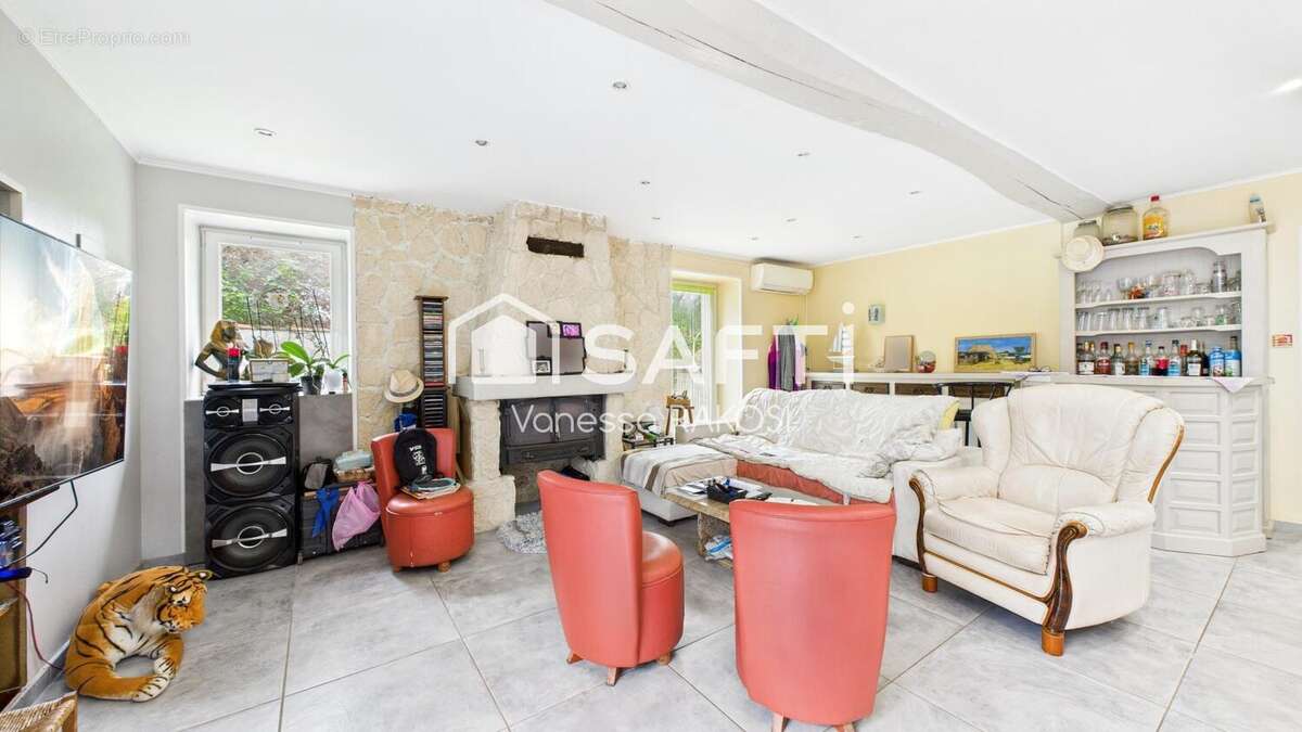 Photo 3 - Maison à SAINT-JEAN-D'ANGELY