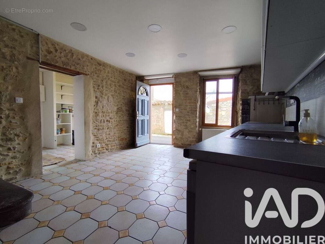 Maison 151 m² à Lamontgie  - photo 4