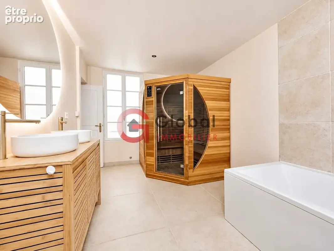 Maison avec terrasse sur toit au centre de Fontenay-le-Comte - photo 5