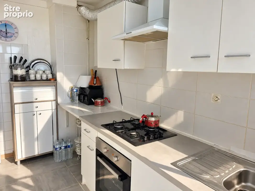 A vendre, special investisseur, residence parc saint louis, t3 en 4eme etage avec balcon et cave - photo 4