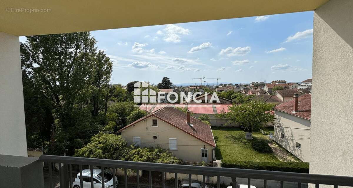 Appartement à DECINES-CHARPIEU