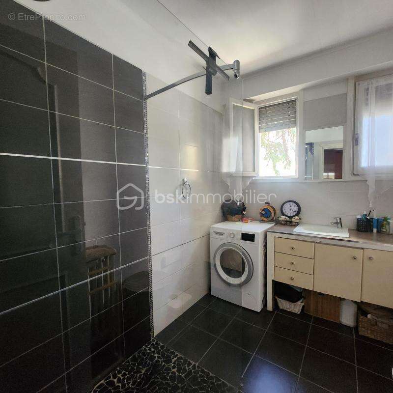 Appartement lumineux de 70 m2 à proximité de la célèbre Promenade des Anglais et de l'Église Russe Saint Nicolas - photo 8