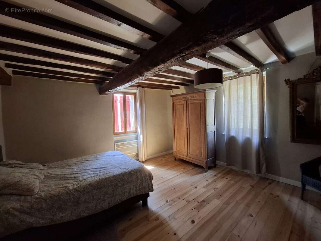 Maison 111 m² à Ganac  - photo 6