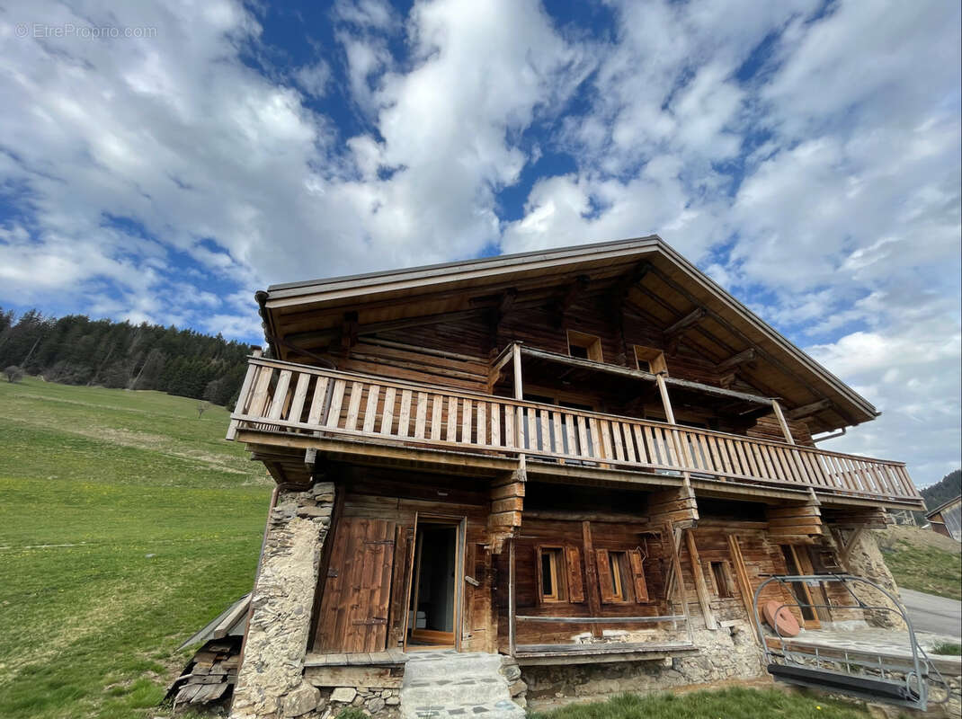 Maison à NOTRE-DAME-DE-BELLECOMBE