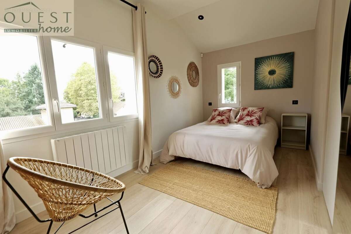 Maison à CHARBONNIERES-LES-BAINS