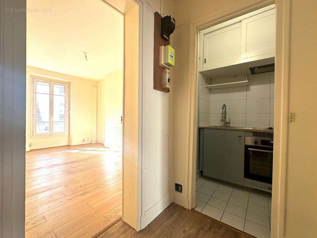 Appartement à PARIS-14E