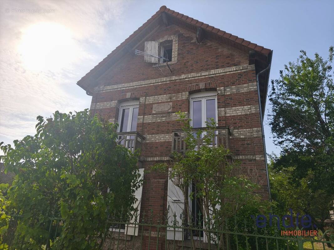 Maison à COUTANSOUZE