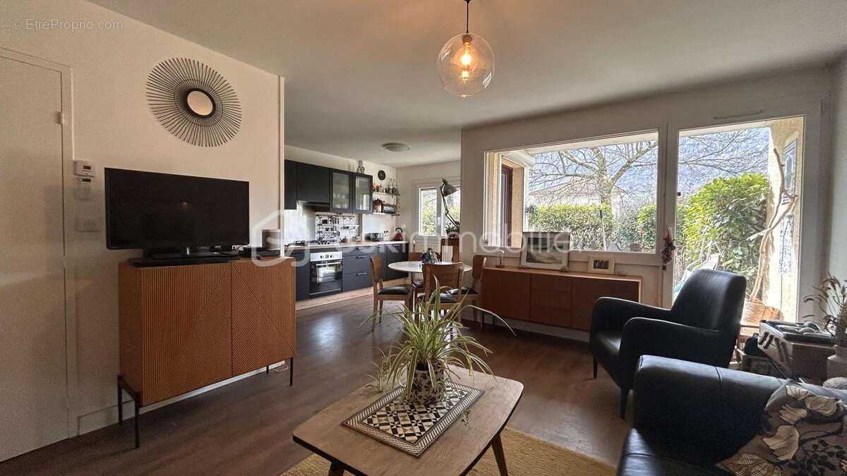 Appartement à LE PONT-DE-CLAIX