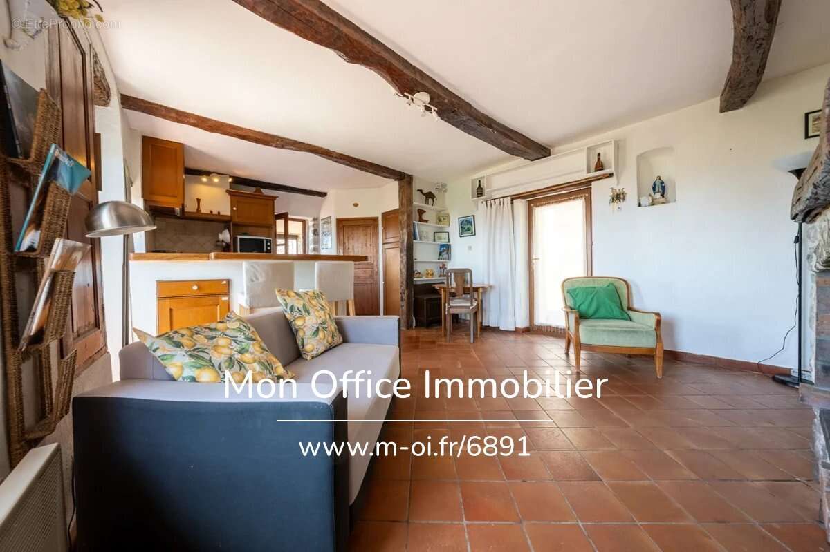 Référence : 6891-SJO - Maison provençale en pierre au coeur du village de St-Julien (83560): 4 chambres - véranda- piscine- cave - photo 11