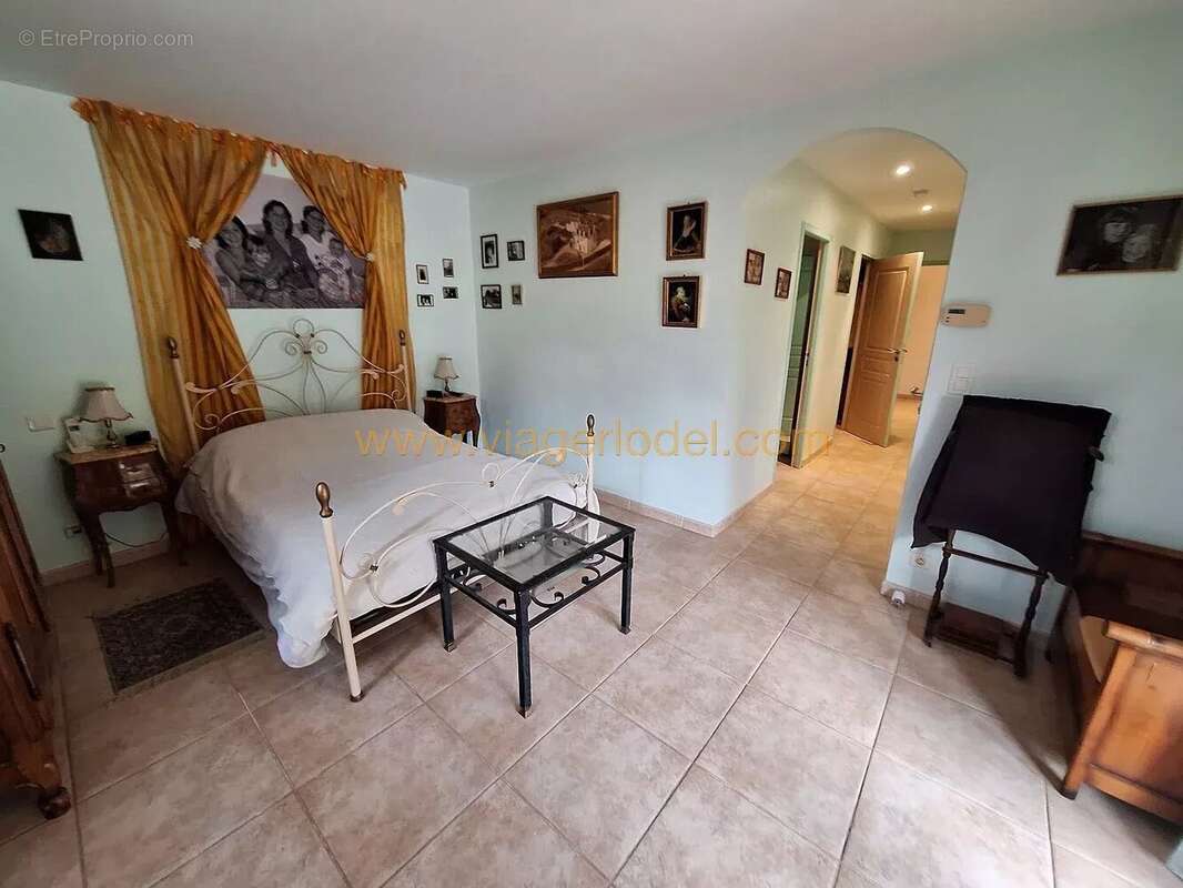 Maison à ROQUEBRUNE-SUR-ARGENS