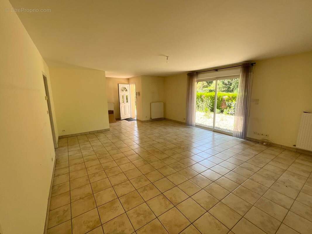 Photo 3 - Maison à MEHUN-SUR-YEVRE