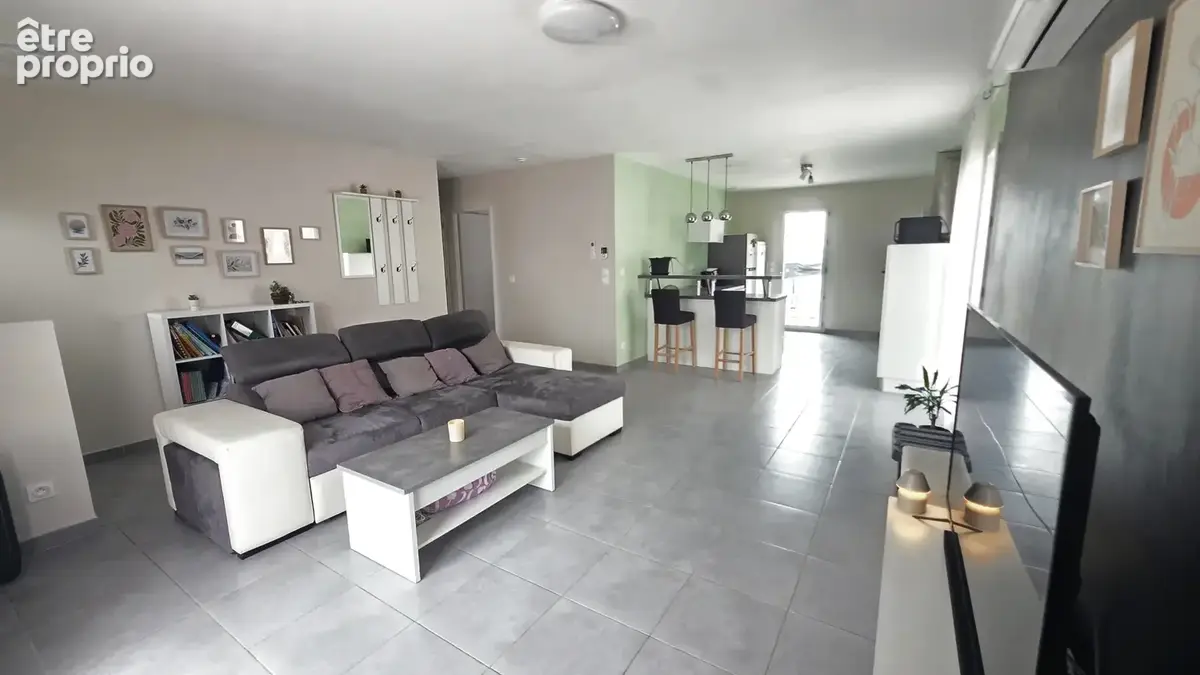 Vend VILLA 3 FACES 85.16 M2  3 chambres, garage,SUR TERRAIN 375 M2 à Homps - photo 2